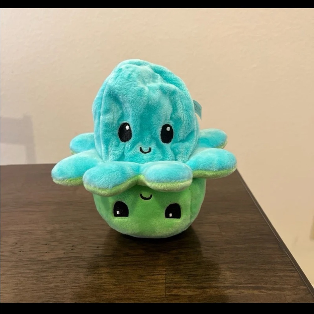 Plush - Picture 3 of 3